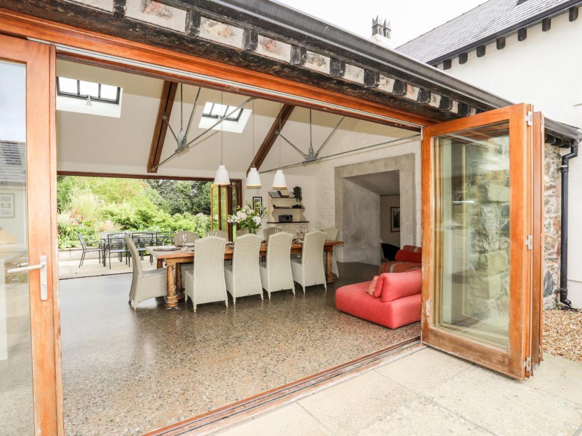 Вилла Clynnog House Dwyran Экстерьер фото