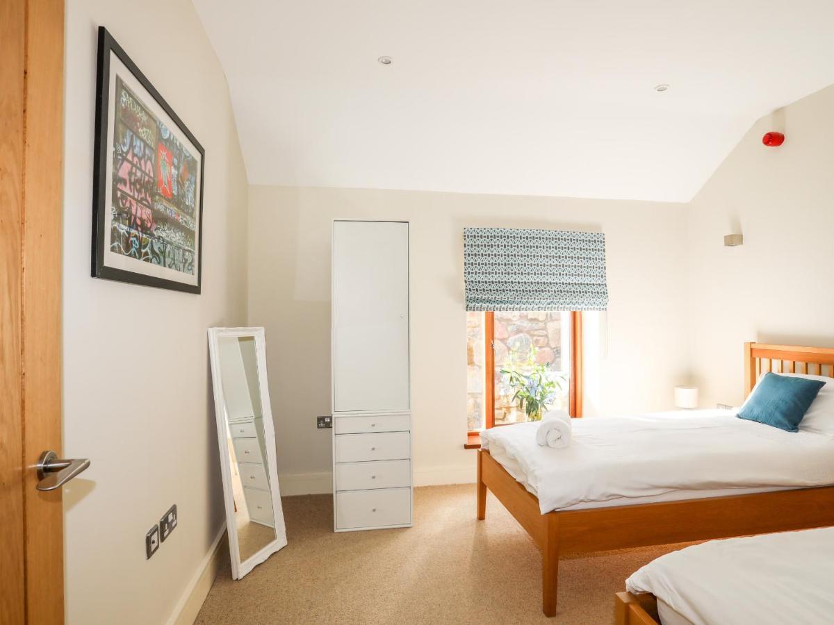 Вилла Clynnog House Dwyran Экстерьер фото